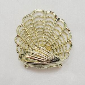 Vintage Gerrys Clam Shell Brooch Gold Tone Oyster pin jewelry missing pearl